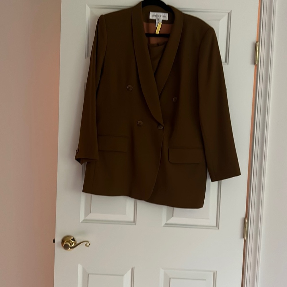 Jones of New York size 16 Suit